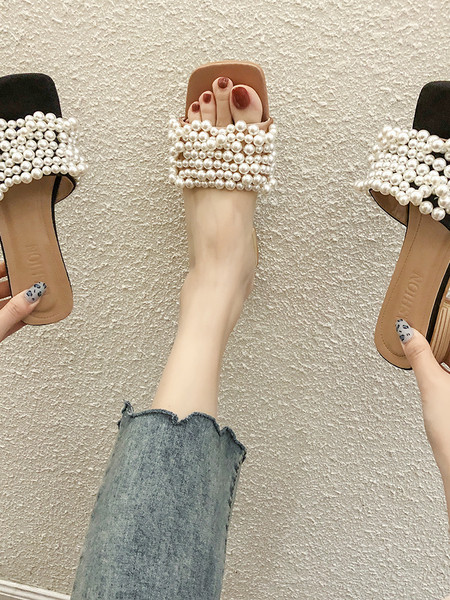 Stílusos női papucs gyöngyökkel