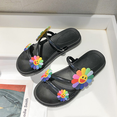 Õhukeste rihmade ja värvilise 3D-dekoratsiooniga vabaaja naiste sussid