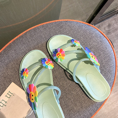 Õhukeste rihmade ja värvilise 3D-dekoratsiooniga vabaaja naiste sussid