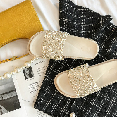 Légáteresztő női papucs magas talppal és hálóval