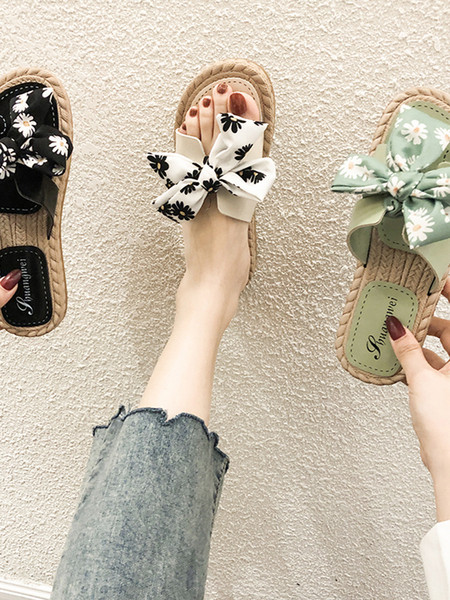 Praegused lameda talla ja värvilise paelaga naiste sussid