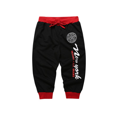 Férfi alkalmi sportnadrág 7/8 hosszúságú feliratokkal