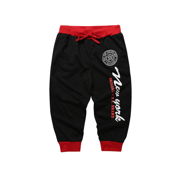 Férfi alkalmi sportnadrág 7/8 hosszúságú feliratokkal