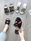 Új modell női papucs flitterekkel és kövekkel