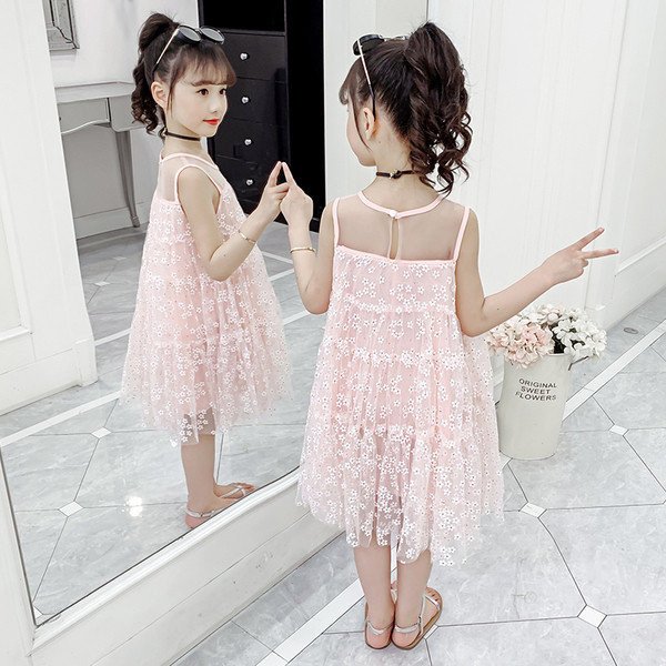 Kivágott gyerekruha tüllel és hímzéssel