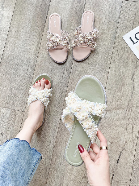 Modern női papucs lapos talppal és gyöngyökkel