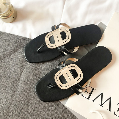 Ikdienas sieviešu čības pāri purngalam ar plakanu zoli