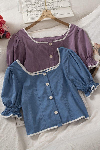 Naiste lühike särk kandilise kaelusega ja laiade varrukatega