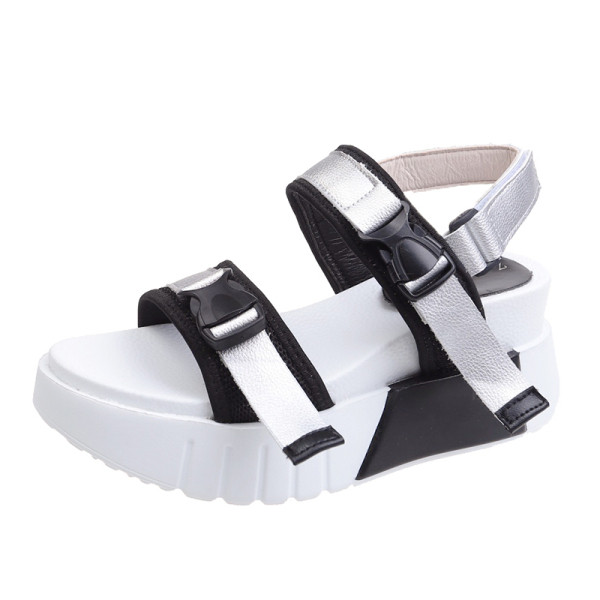 Uus kõrge tallaga naiste sandaalide mudel