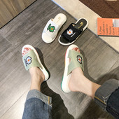 Eko bőrből készült alkalmi női papucs virágos hímzéssel és színes talppal