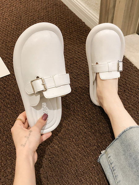 Aktuális női papucs lapos talppal eko bőrből fém csattal