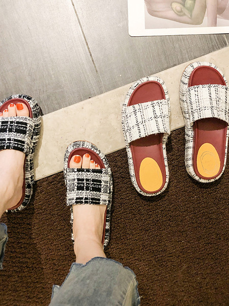 Kockás női papucs magas talppal