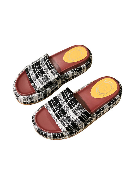 Kockás női papucs magas talppal