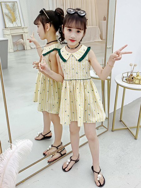 Suvine ovaalse dekoltee ja kraega lastekleit