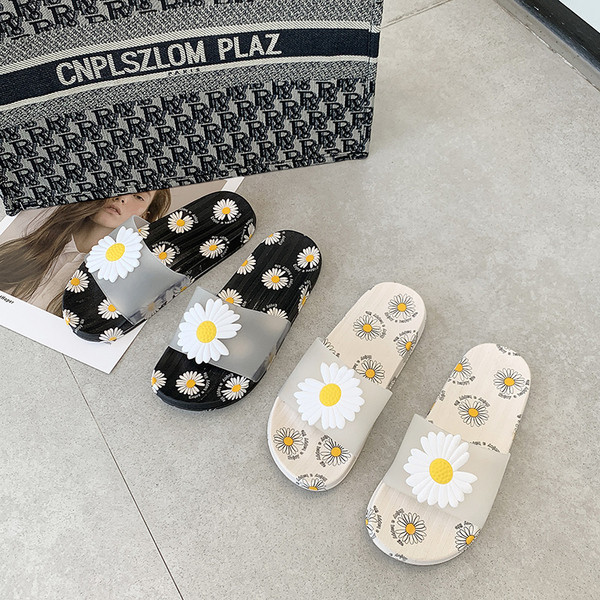 Alkalmi női papucs lapos talppal és virágos rátéttel