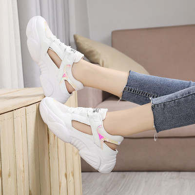 Дамски спортни маратонки с мрежа и висока подметка 