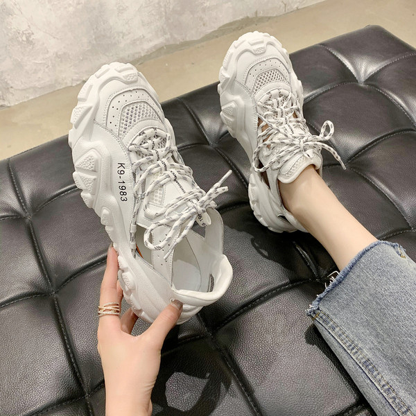 Дамски спортно-ежедневни  маратонки с цветни връзки 