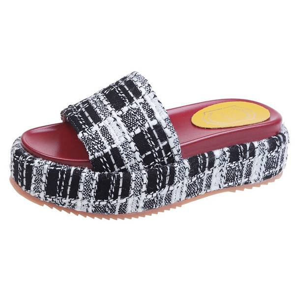 Дамски модерни чехли с висока подметка 