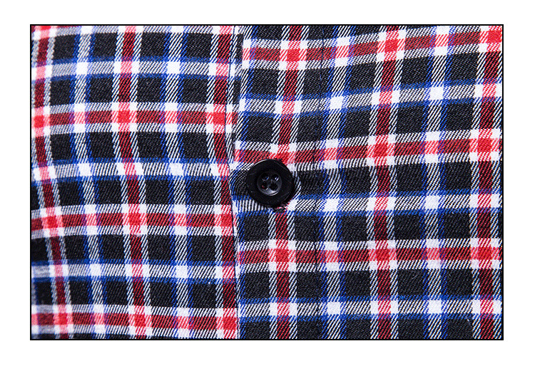 Karirana muška košulja pripijenog modela s klasičnim ovratnikom i kratkim rukavima