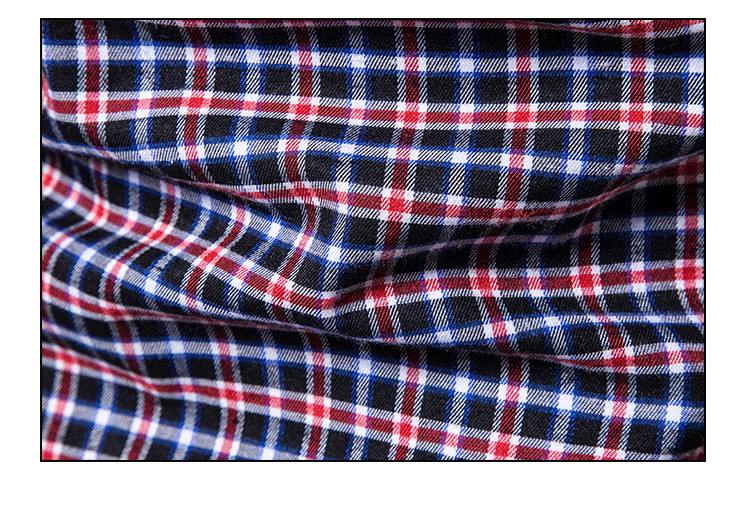 Karirana muška košulja pripijenog modela s klasičnim ovratnikom i kratkim rukavima