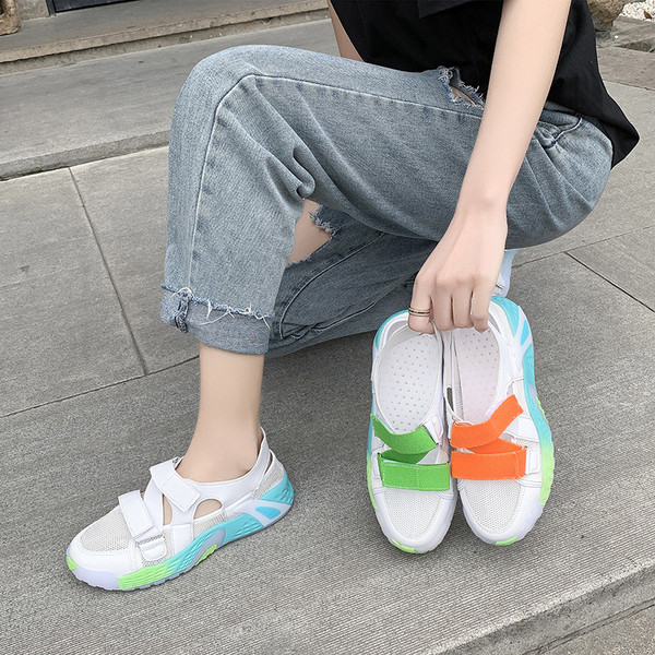 Ležerne ženske cipele s ravnim potplatom u boji