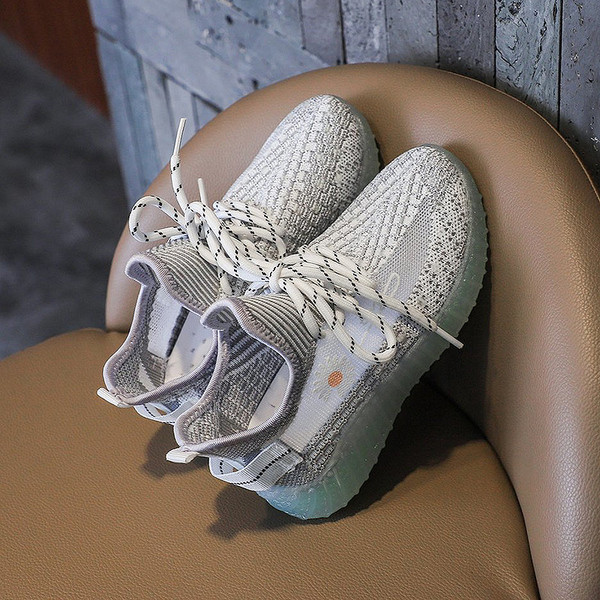 Dječje prozračne tenisice s vezom za djevojčice