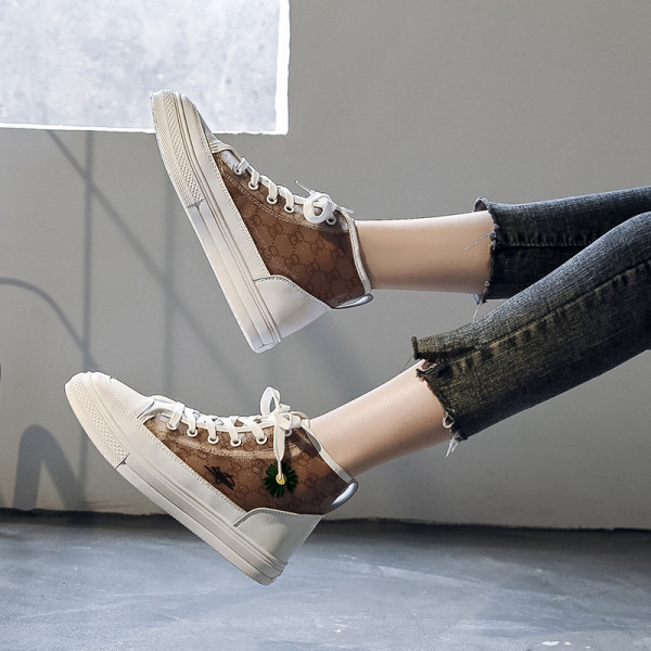 Ženske ležerne tenisice s ravnim potplatom i mrežicom