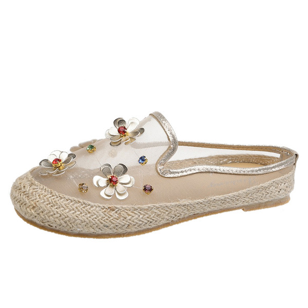 Novi model ženskih modernih cipela sa ravnim đonom i mrežicom