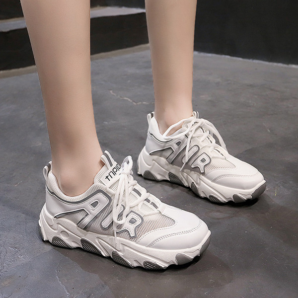 Дамски пролетни маратонки с груба подметка и мрежа 