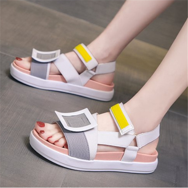 Дамски цветни сандали с висока подметка 