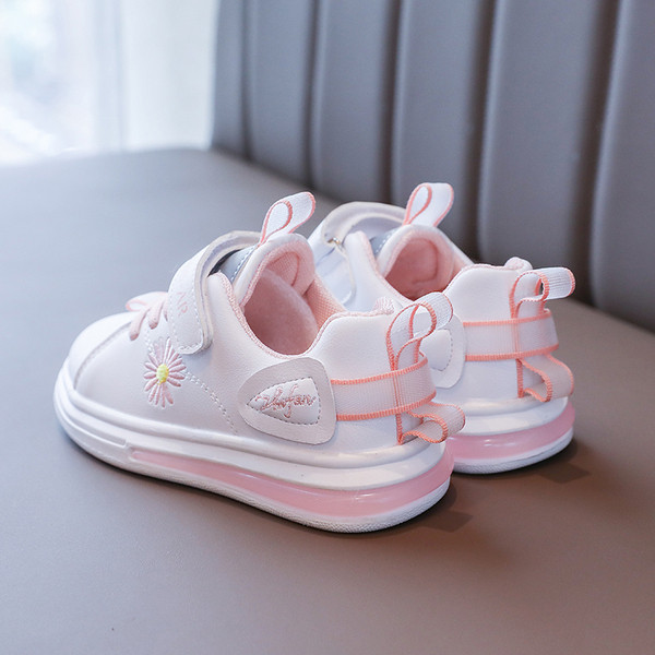 Vaikiški laisvalaikio sportbačiai su siuvinėjimais ir lipdukais mergaitėms