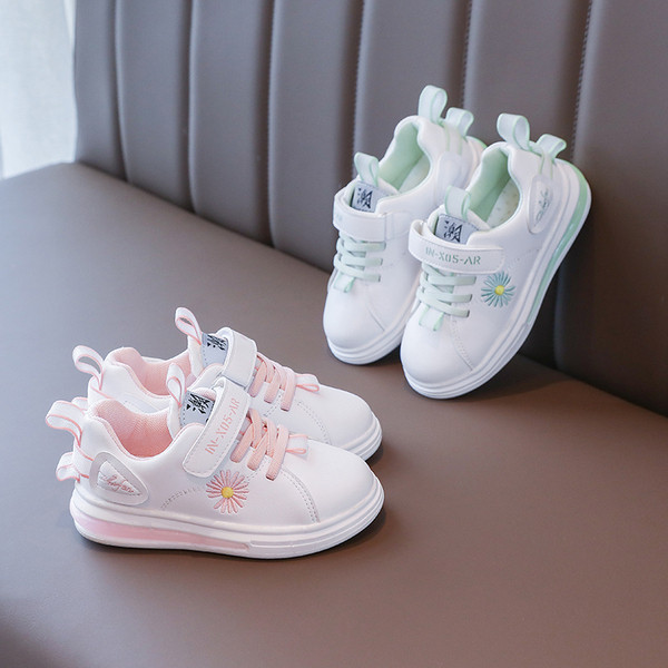 Vaikiški laisvalaikio sportbačiai su siuvinėjimais ir lipdukais mergaitėms