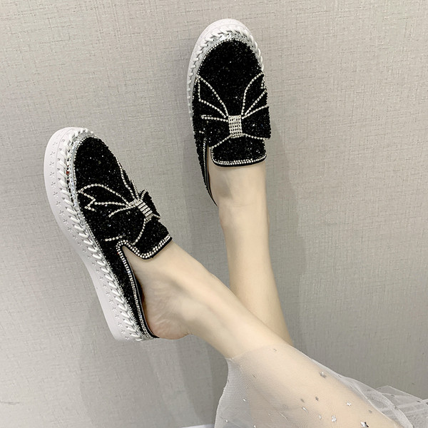 Дамски ежедневни полуотворени обувки с лъскав ефект 