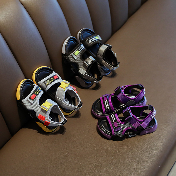 Ежедневни сандали за момчета с лепенки и надписи