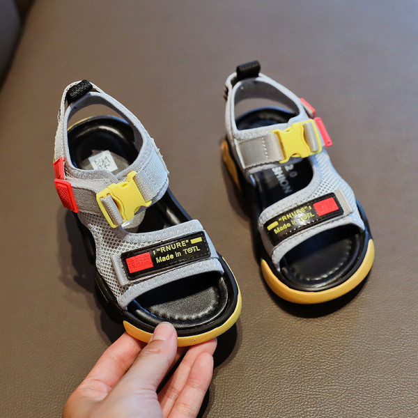 Ежедневни сандали за момчета с лепенки и надписи