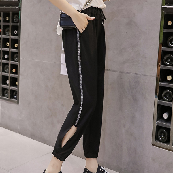 Дамски панталон с ластична талия и мрежа