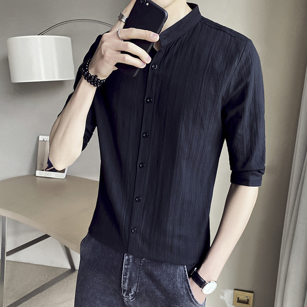 Elegantna muška košulja s ovalnim ovratnikom i 3/4 rukavima