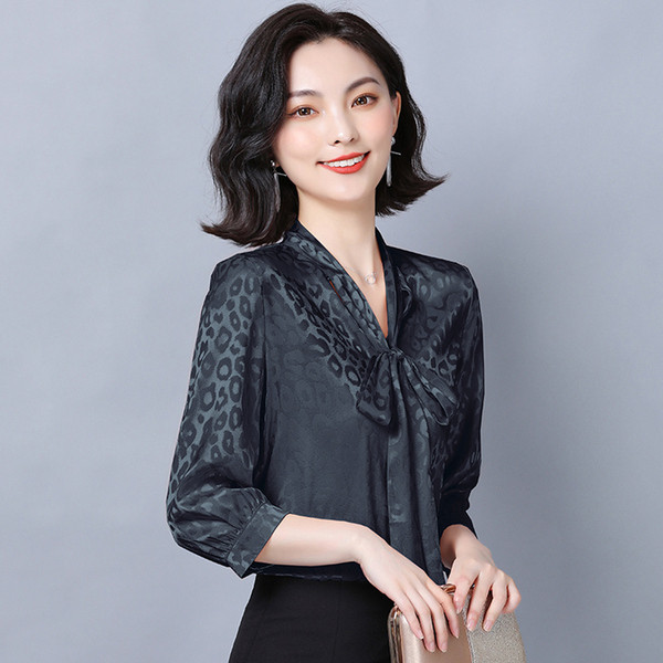 Модерна дамска риза от сатен с панделка 