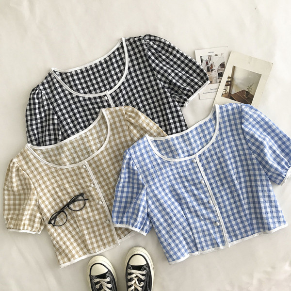 Къса карирана риза с обло деколте и копчета