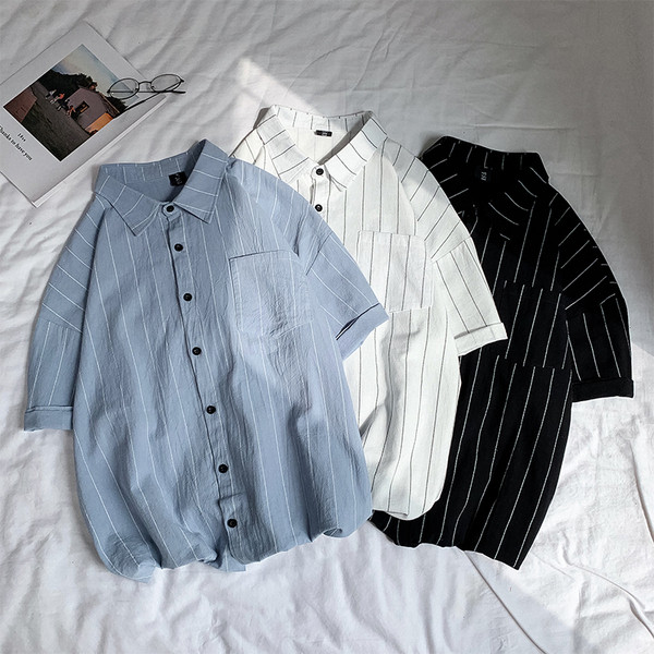 Раирана мъжка риза с къс ръкав, копчета и джоб