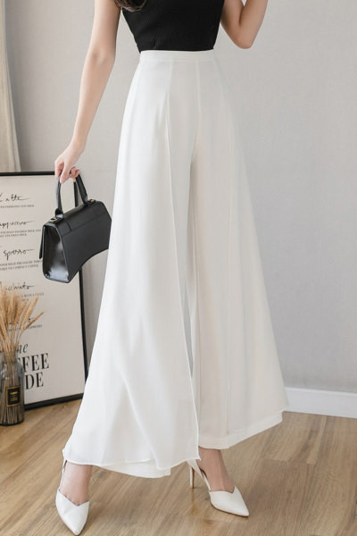 Модерен дамски широк панталон с висока талия в бял и черен цвят