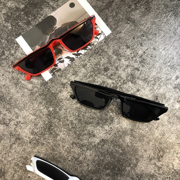 Elegantne ženske sunčane naočale s tankim okvirima