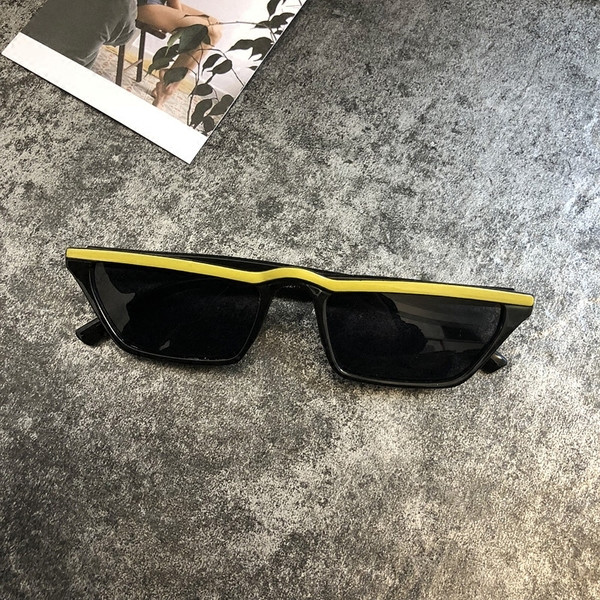 Elegantne ženske sunčane naočale s tankim okvirima