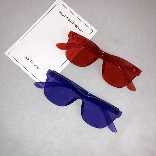 Дамски актуални слънчеви очила