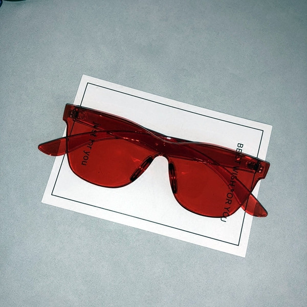 Дамски актуални слънчеви очила