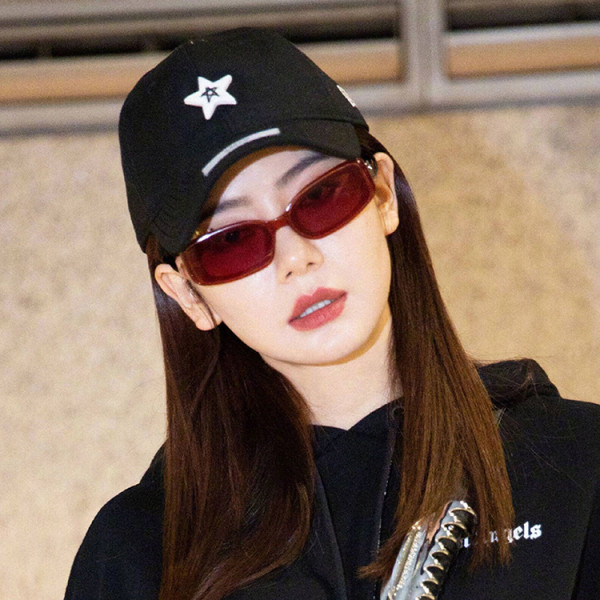 Актуални дамски слънчеви очила с метален елемент