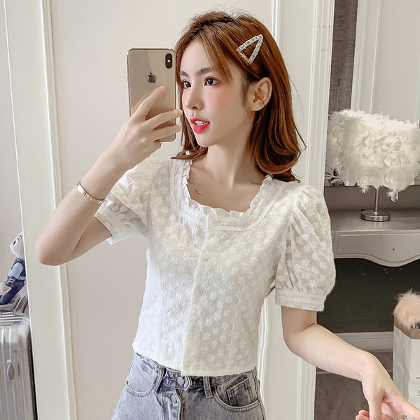 Модерна дамска риза с бродерия и буфан ръкави