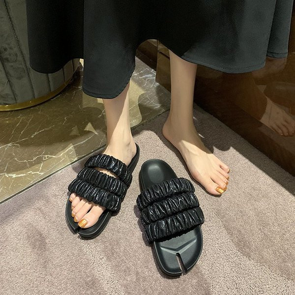 Нов модел черни дамски чехли с равна подметка