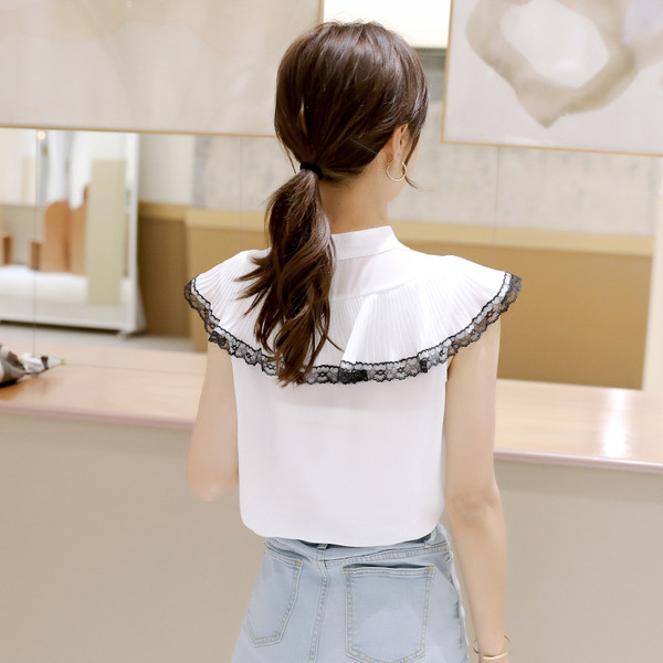 Актуална дамска риза с дантела и копчета