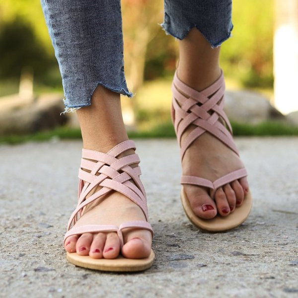 Ежедневни дамски сандали с равна подметка и кръстосани тънки каишки